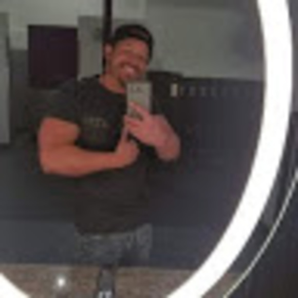 Meet your Posher, Kyle - Picture 1 of 1